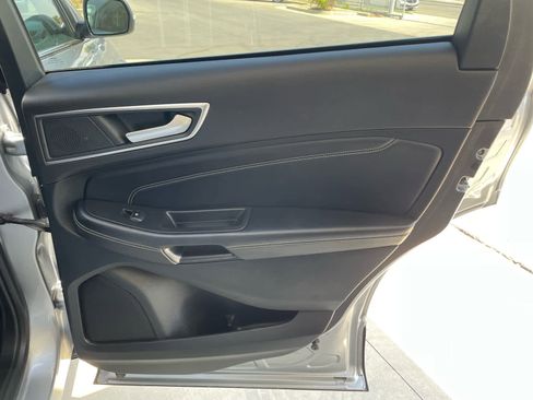 Used 2023 Ford Edge Titanium image 18