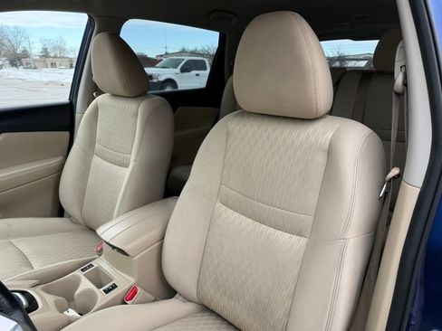 Used 2020 Nissan Rogue SV image 11