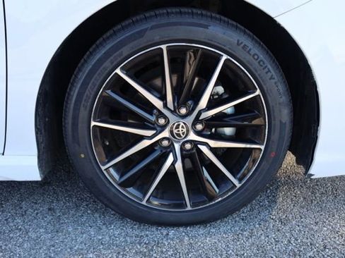 Used 2024 Toyota Camry SE image 15