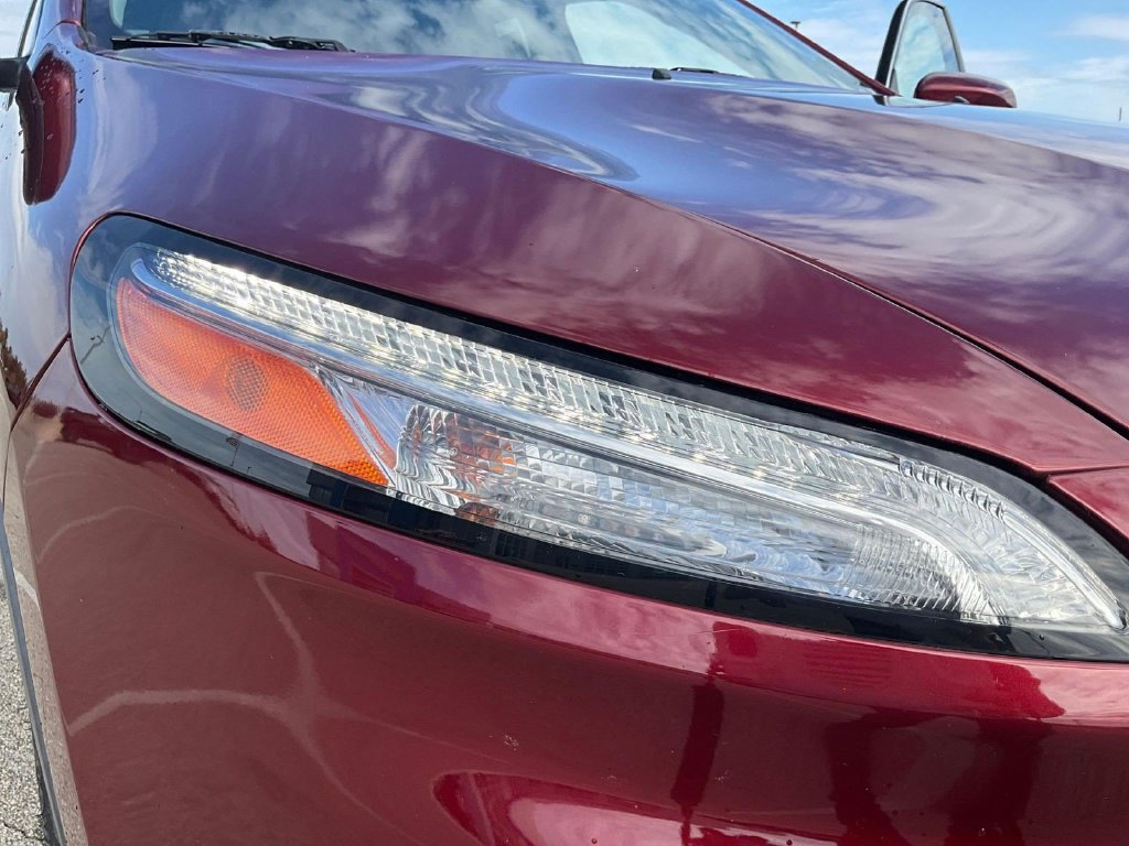 Used 2018 Jeep Cherokee Latitude Plus FWD image 21
