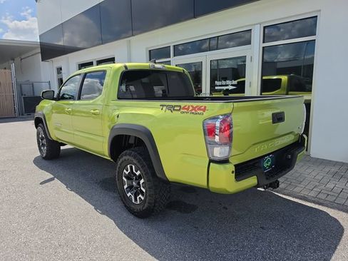 Used 2023 Toyota Tacoma TRD Off-Road w/ Technology Package AWD/4WD image 5