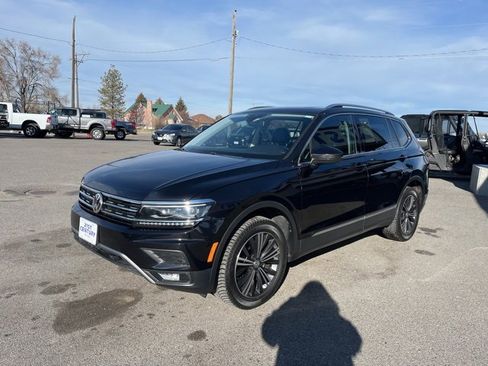 Used 2018 Volkswagen Tiguan SEL Premium image 3