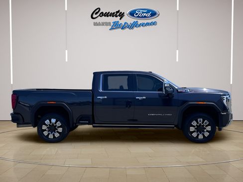 Used 2024 GMC Sierra 2500 Denali w/ Denali Reserve Package AWD/4WD image 25
