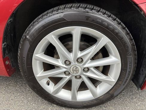 Used 2012 Toyota Prius V Five image 17