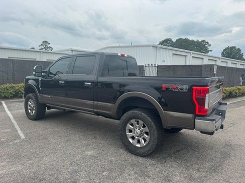 Used 2017 Ford F250 King Ranch w/ King Ranch Ultimate Package AWD/4WD image 4