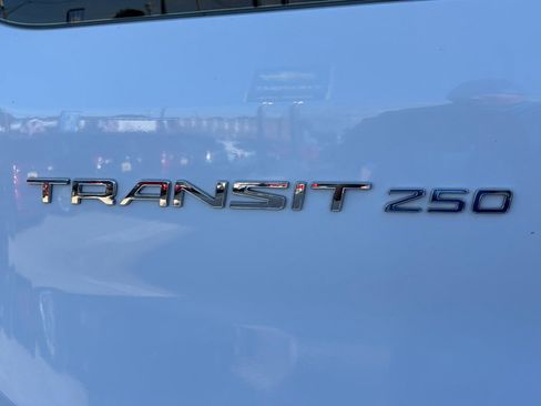 Used 2024 Ford Transit 250 Low Roof w/ Exterior Upgrade Package RWD image 41