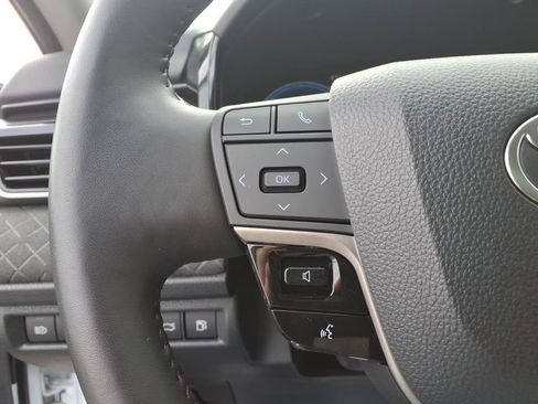 Used 2025 Toyota Camry XLE w/ Premium Package image 24