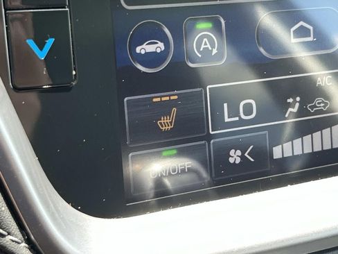 Used 2023 Subaru Outback Premium AWD/4WD image 32
