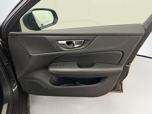 Used 2025 Volvo S60 B5 Core image 34