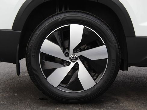 Used 2024 Volkswagen Taos S image 26