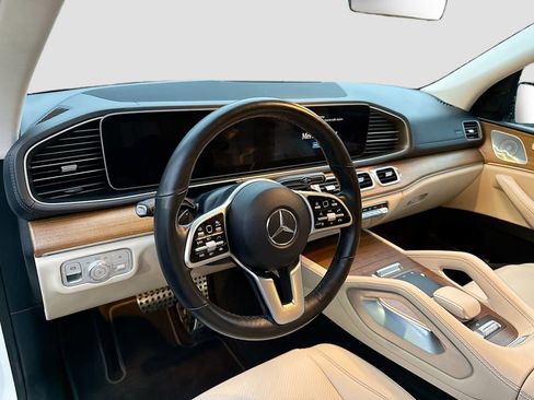Used 2022 Mercedes-Benz GLS 450 4MATIC image 9