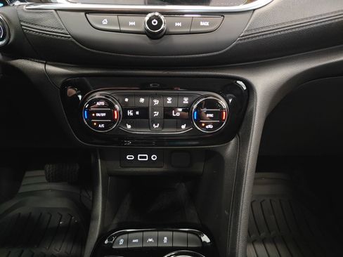 Used 2022 Buick Encore GX Select AWD/4WD image 26
