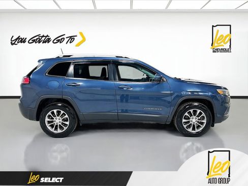 Used 2019 Jeep Cherokee Latitude Plus w/ Comfort/Convenience Group image 4