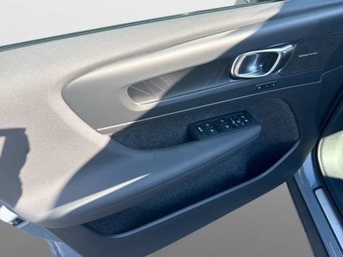 Certified 2023 Volvo XC40 Recharge Ultimate w/ Protection Package Premier AWD/4WD image 18