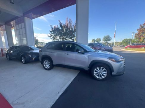 Used 2026 Toyota Corolla Cross LE FWD image 13