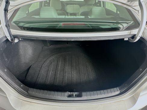Used 2017 Hyundai Elantra SE FWD image 26