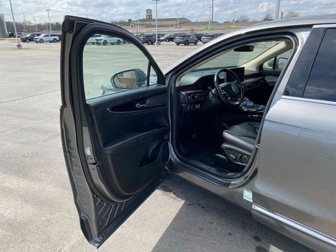 Used 2023 Lincoln Nautilus Reserve image 10