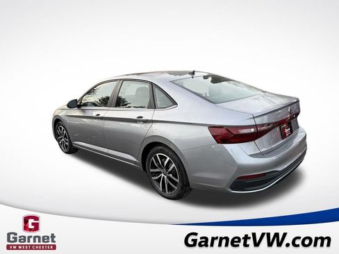 New 2026 Volkswagen Jetta SE image 3