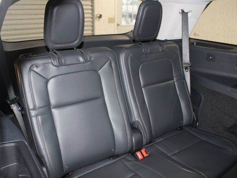 New 2026 Lincoln Aviator Reserve w/ Luxury Package RWD image 33