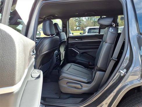New 2025 Jeep Grand Cherokee L Limited image 17