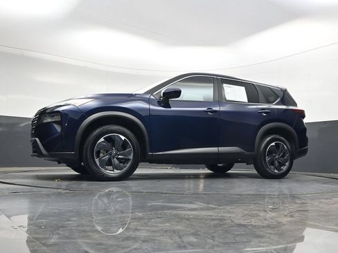 Used 2025 Nissan Rogue SV FWD image 46