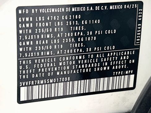 Used 2025 Volkswagen Tiguan SE FWD image 33