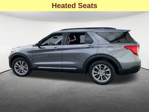 Used 2022 Ford Explorer XLT w/ Equipment Group 202A image 6