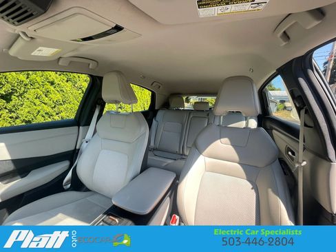 Used 2023 Nissan Ariya AWD image 31