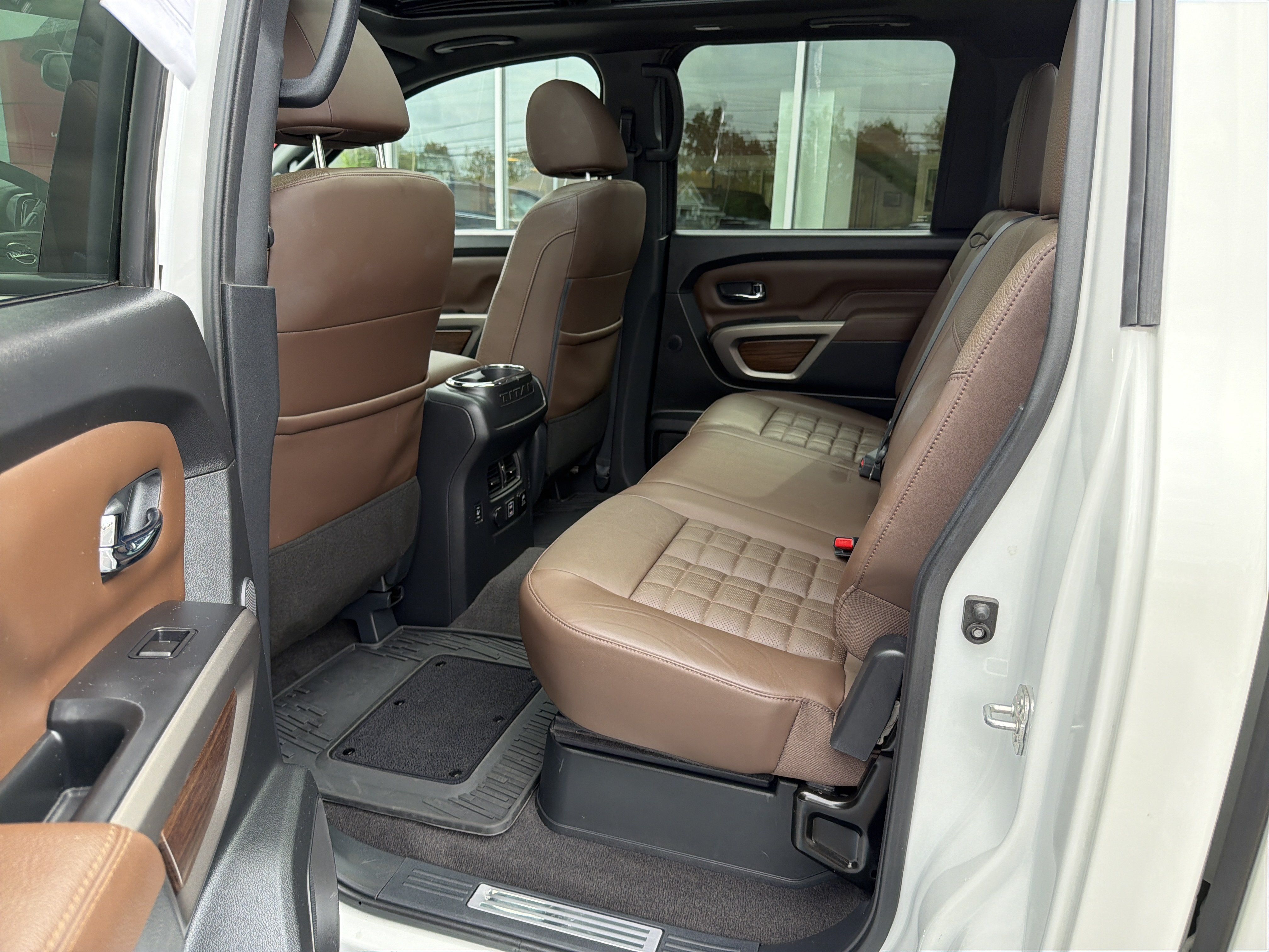 Used 2021 Nissan Titan Platinum Reserve w/ Moonroof Package AWD/4WD image 6