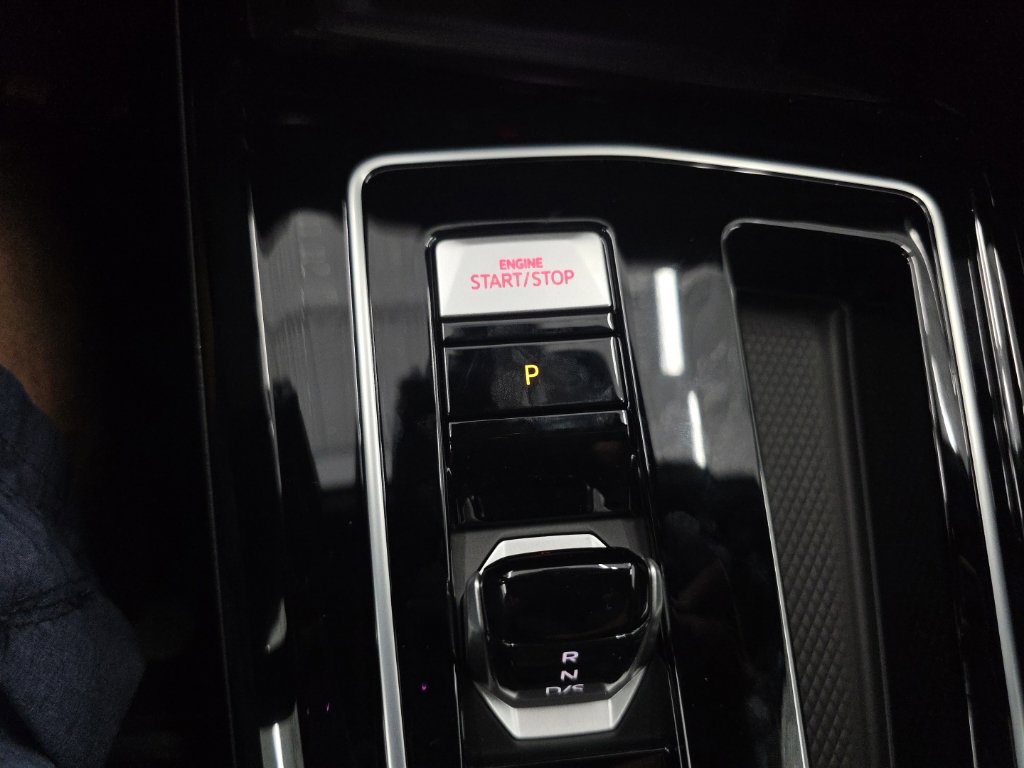 New 2026 Volkswagen GTI SE FWD image 33
