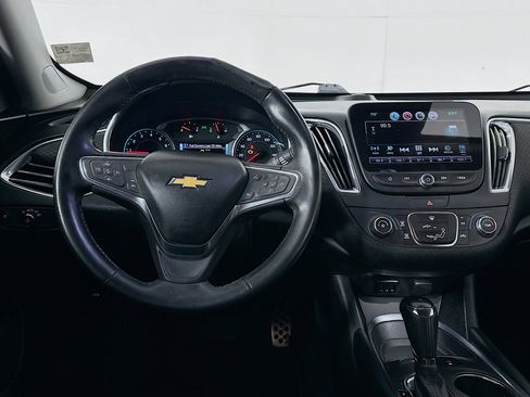 Used 2017 Chevrolet Malibu LT w/ Driver Confidence Package image 18