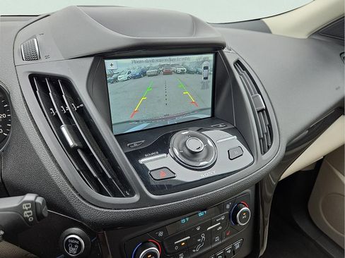 Used 2019 Ford Escape Titanium image 17