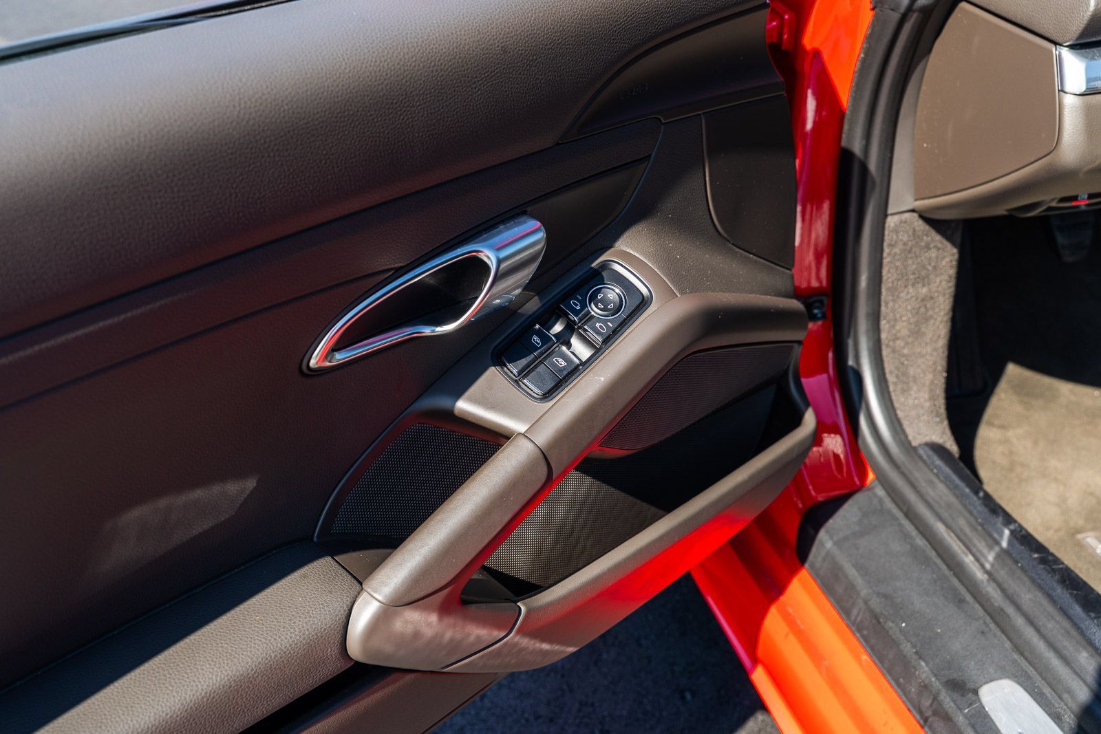 Used 2019 Porsche 718 Boxster RWD image 19