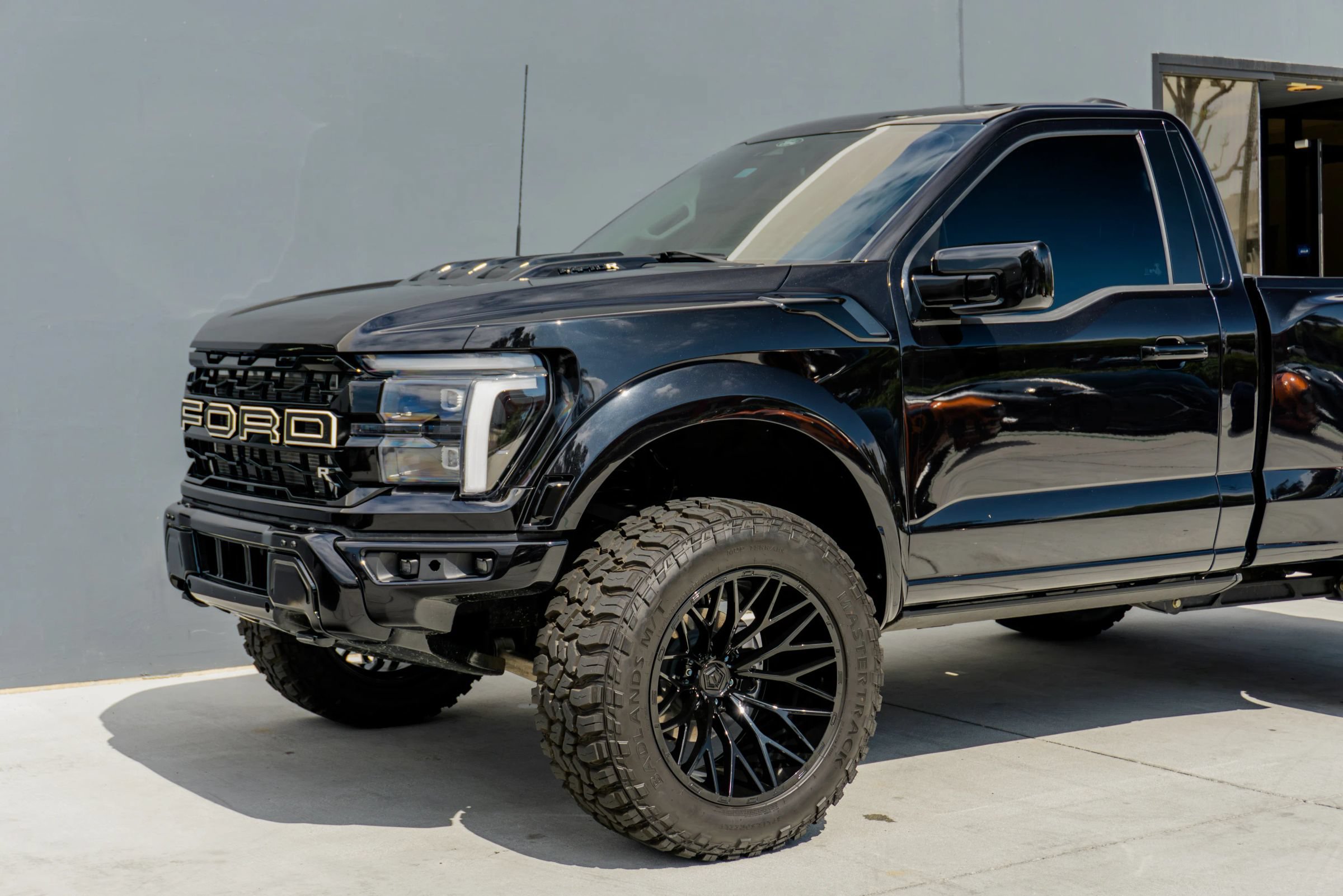 Used 2025 Ford F150 XL w/ Equipment Group 103A High AWD/4WD image 4