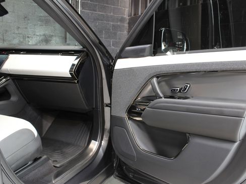 Used 2024 Land Rover Range Rover Sport Dynamic SE image 26