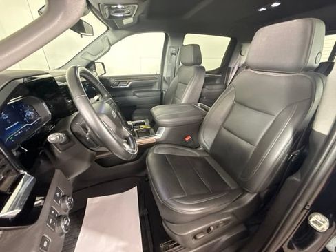 Used 2023 Chevrolet Silverado 1500 LT Trail Boss w/ Convenience Package II AWD/4WD image 18