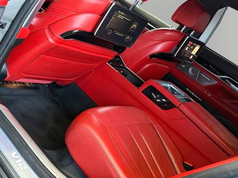 Used 2018 BMW M760i xDrive image 29