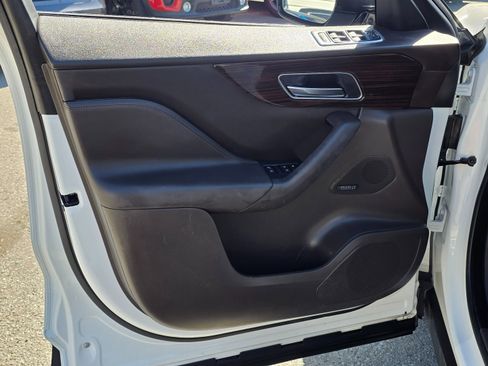 Used 2019 Jaguar F-PACE Portfolio image 22