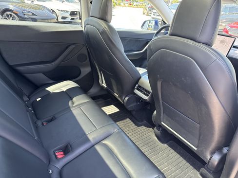 Used 2021 Tesla Model Y Long Range AWD/4WD image 12