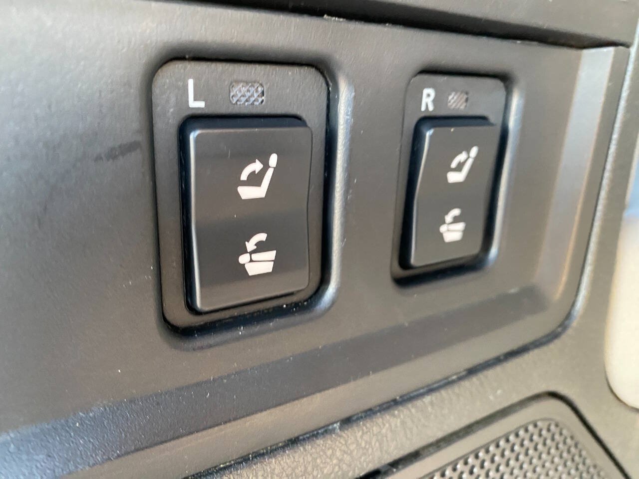 Used 2012 Toyota Sequoia Limited AWD/4WD image 32