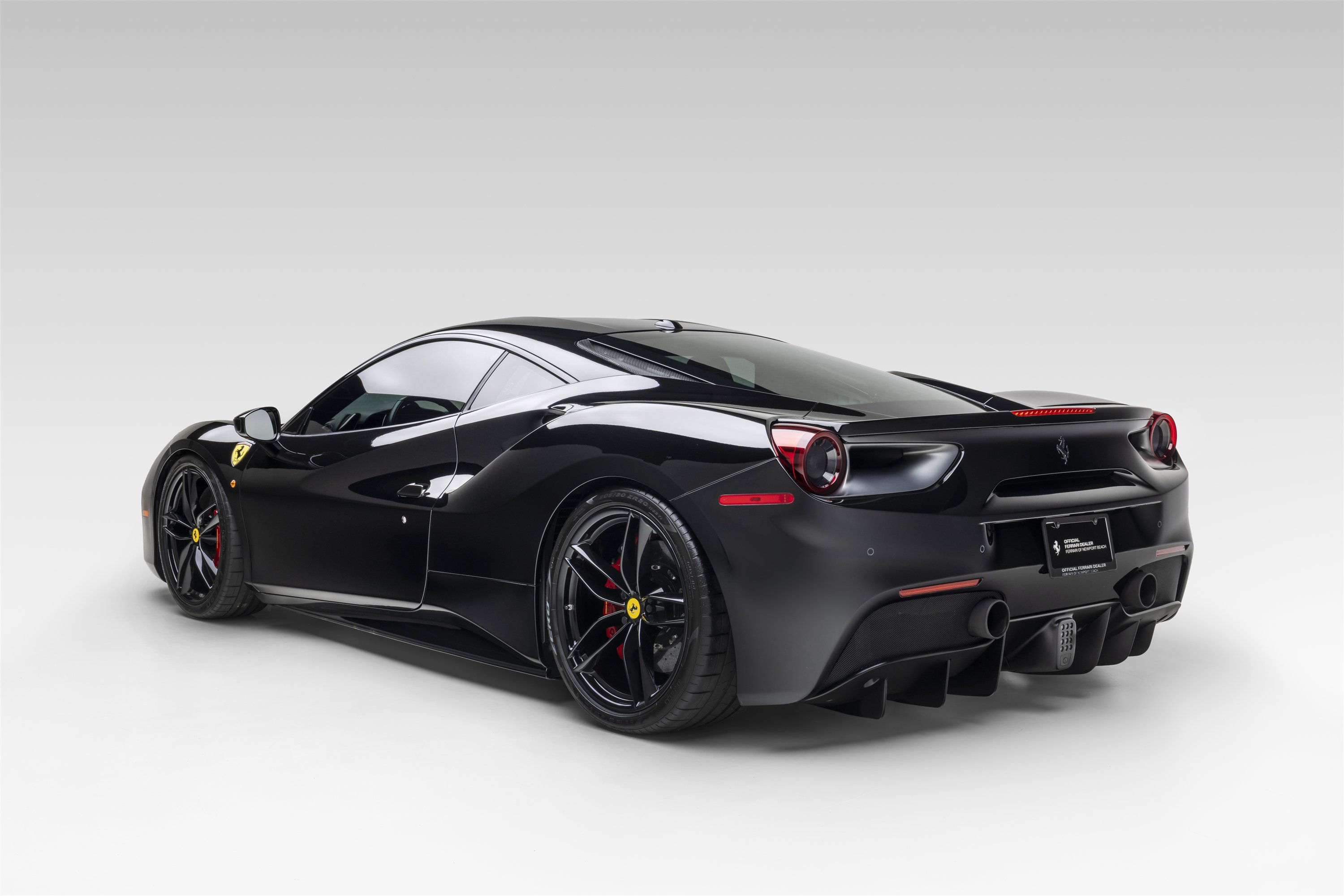 Certified 2018 Ferrari 488 GTB RWD image 6