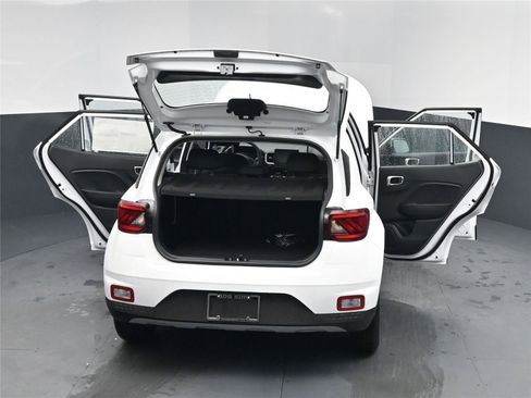 New 2025 Hyundai Venue SE image 16