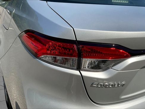 Used 2026 Toyota Corolla LE FWD image 28