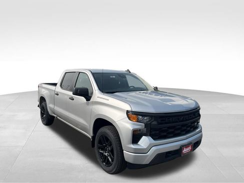 Used 2022 Chevrolet Silverado 1500 Custom AWD/4WD image 38