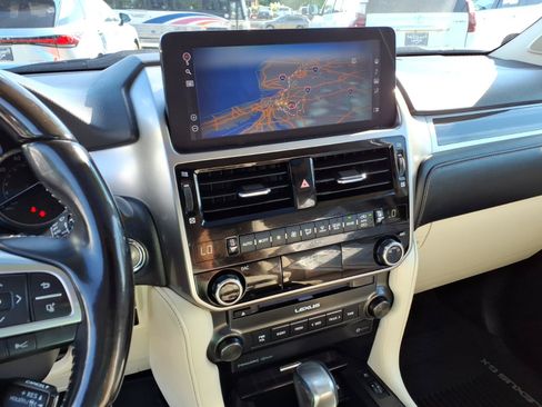 Used 2023 Lexus GX 460 Premium w/ Premium Package AWD/4WD image 10