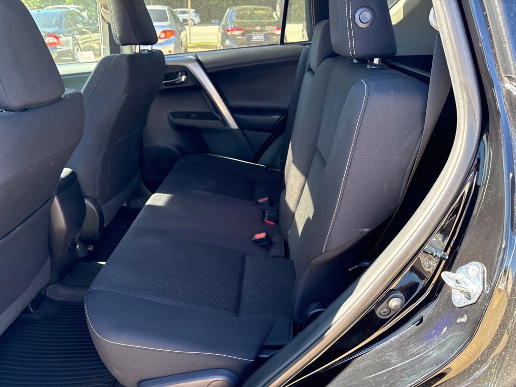 Used 2018 Toyota RAV4 XLE AWD/4WD image 21