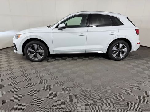 Used 2023 Audi Q5 2.0T Premium Plus w/ Premium Plus Package AWD/4WD image 2