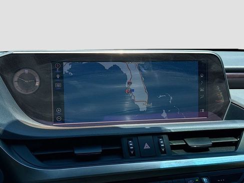 Used 2019 Lexus ES 300h FWD image 30