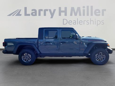 New 2025 Jeep Gladiator Mojave w/ Steel Bumper Group image 7