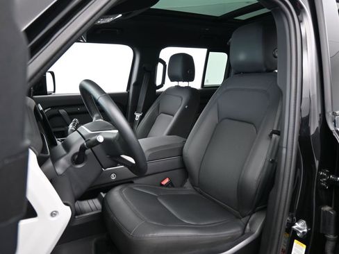 Used 2025 Land Rover Defender 110 S image 10